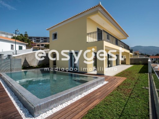 Luxury villa with pool-São Martinho | 3 Bedrooms | 5WC