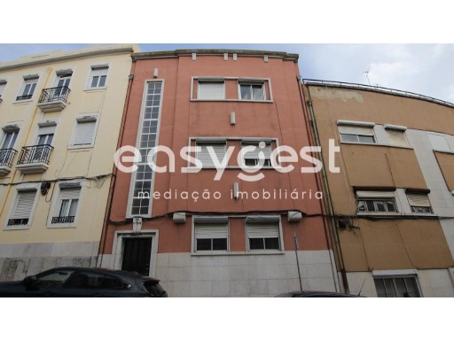 Excellent building for remodeling in the center of Lisbon view tagus river | 