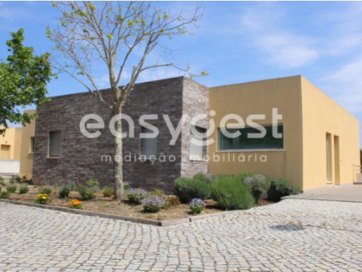 2 bedroom villa in gated community with swimming pool by the river | 2 Bedrooms | 3WC