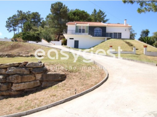 Detached house inserted in land of 5000M2 in Vimeiro | 4 多个卧室 | 3WC