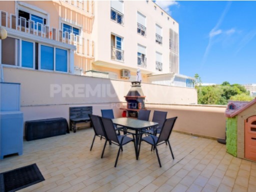 Elegance and Comfort in Famões: T2 Rooms with Terrace, Elevator and BOX | 2 Bedrooms | 1WC