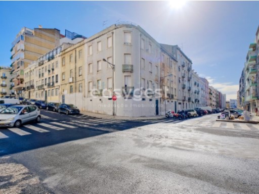 Building for recovery with more than 350 m2 in the heart of Lisbon | 