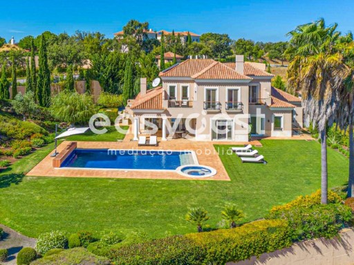 Luxury villa with 5 bedrooms and swimming pool. High standard developm | 5 Bedrooms | 6WC