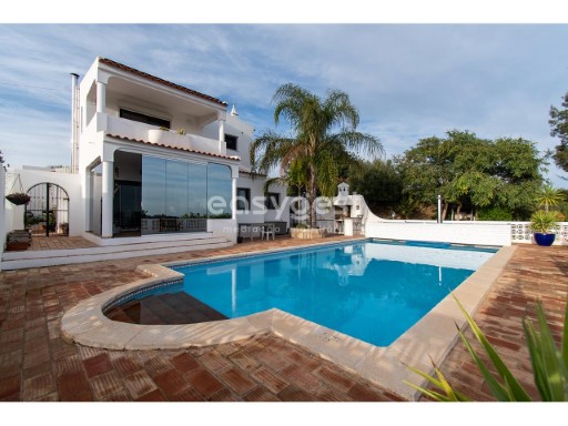 Exquisite 3-bedroom Villa, garage with pool - Estoi | 3 多个卧室 | 2WC