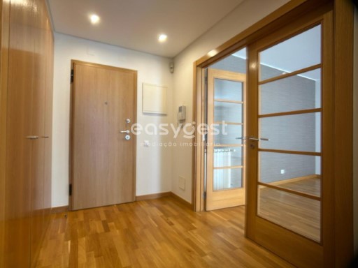 2 bedroom apartment with 114m2 with parking and storage in Carnide | 2 Спальни | 2WC