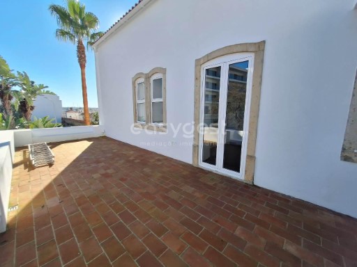 Beautifully restored 3-bedr. villa with garden and garage | 3 Bedrooms | 3WC
