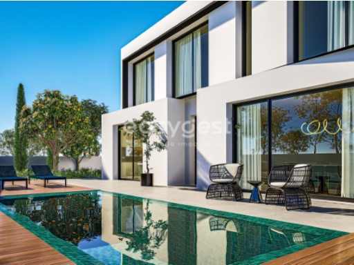 4 bedroom villa in Portela da Vila in Torres Vedras, 30 minutes from Lisbon | 4 Bedrooms | 4WC