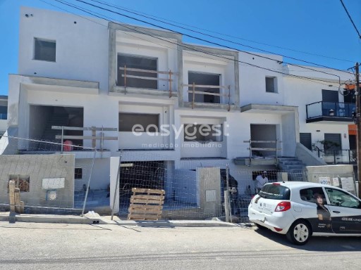 House › Seixal | 4 Bedrooms | 3WC
