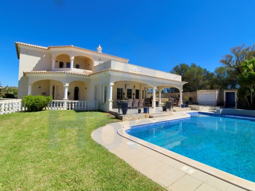 Villa T3 with pool and garden%2/45