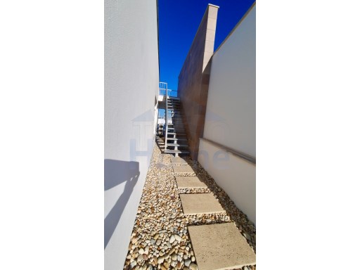 18 staircase to roof terrace%18/38