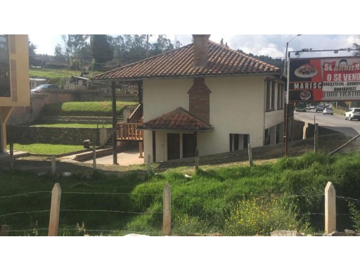 House with commercial space › Cuenca | 