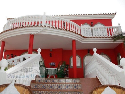 Excepcional chalet con jardín en Los Olivos | 4 Habitaciones | 2WC