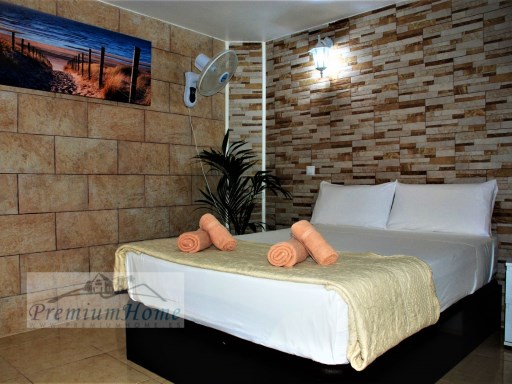 Modern ausgestattetes und bei Urlaubern beliebtes Hostel in El Tablero zu verkaufen | 9 Zimmer