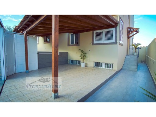 Semi-detached house for sale in the residential area of San Fernando | 5 Soverom + 3 Interior Bedrooms | 3WC