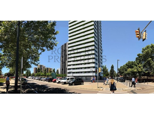 Vive en un rascacielos en una zona de moda de Barcelona | 2 Habitaciones | 1WC