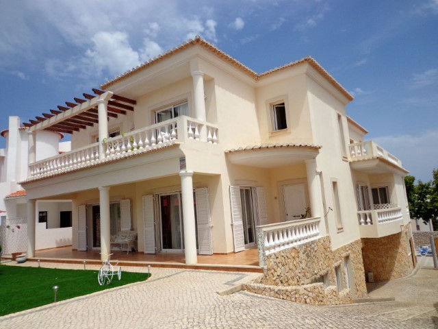 Fabulous villa with 6 bedrooms, garden and pool | 6 Bedrooms | 6WC