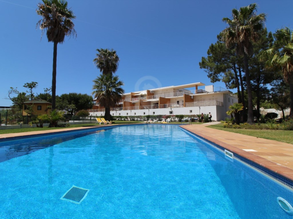 2 Bedroom Holiday Apartment With Swimming Pool At Praia Do