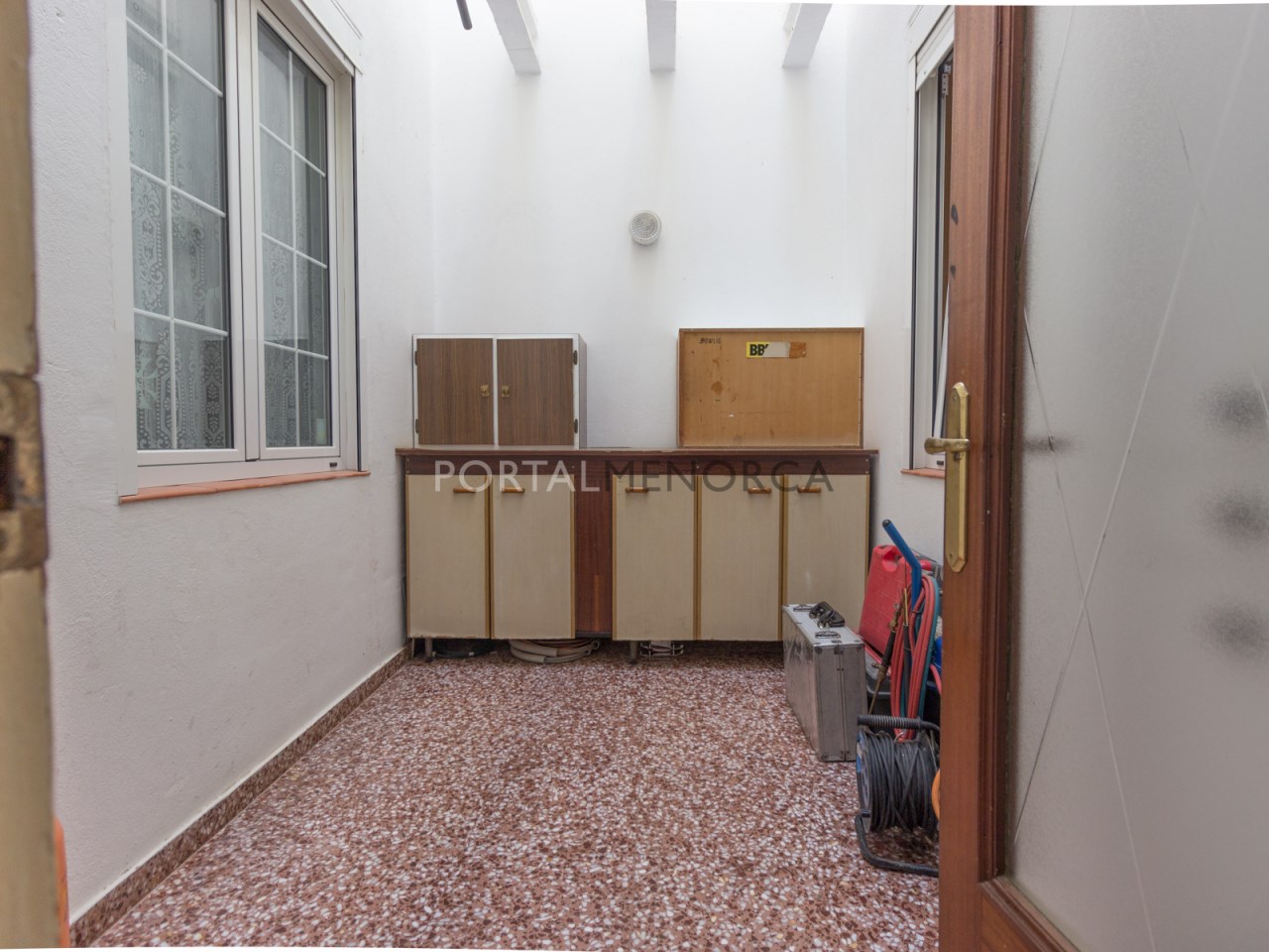 piso de cuatro dormitorios con terraza en alaior Menorca (7 de 13)