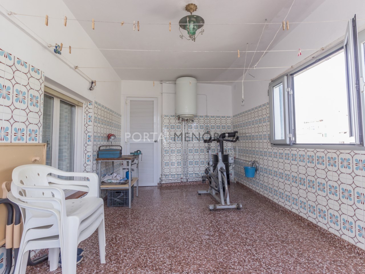 piso de cuatro dormitorios con terraza en alaior Menorca (12 de 13)