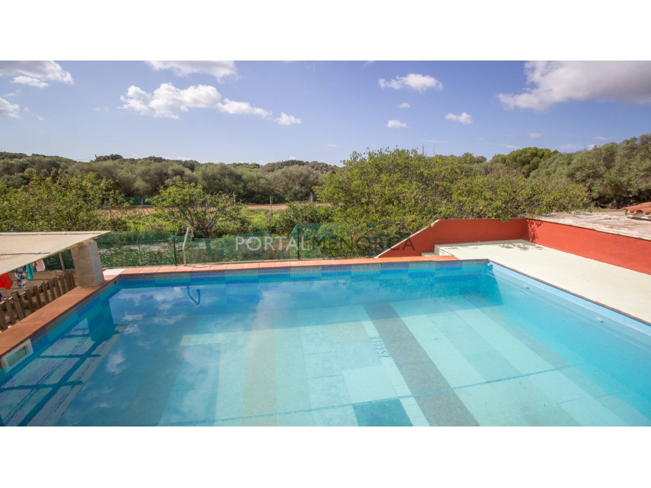 Casa de campo con piscina en venta en Binisaida