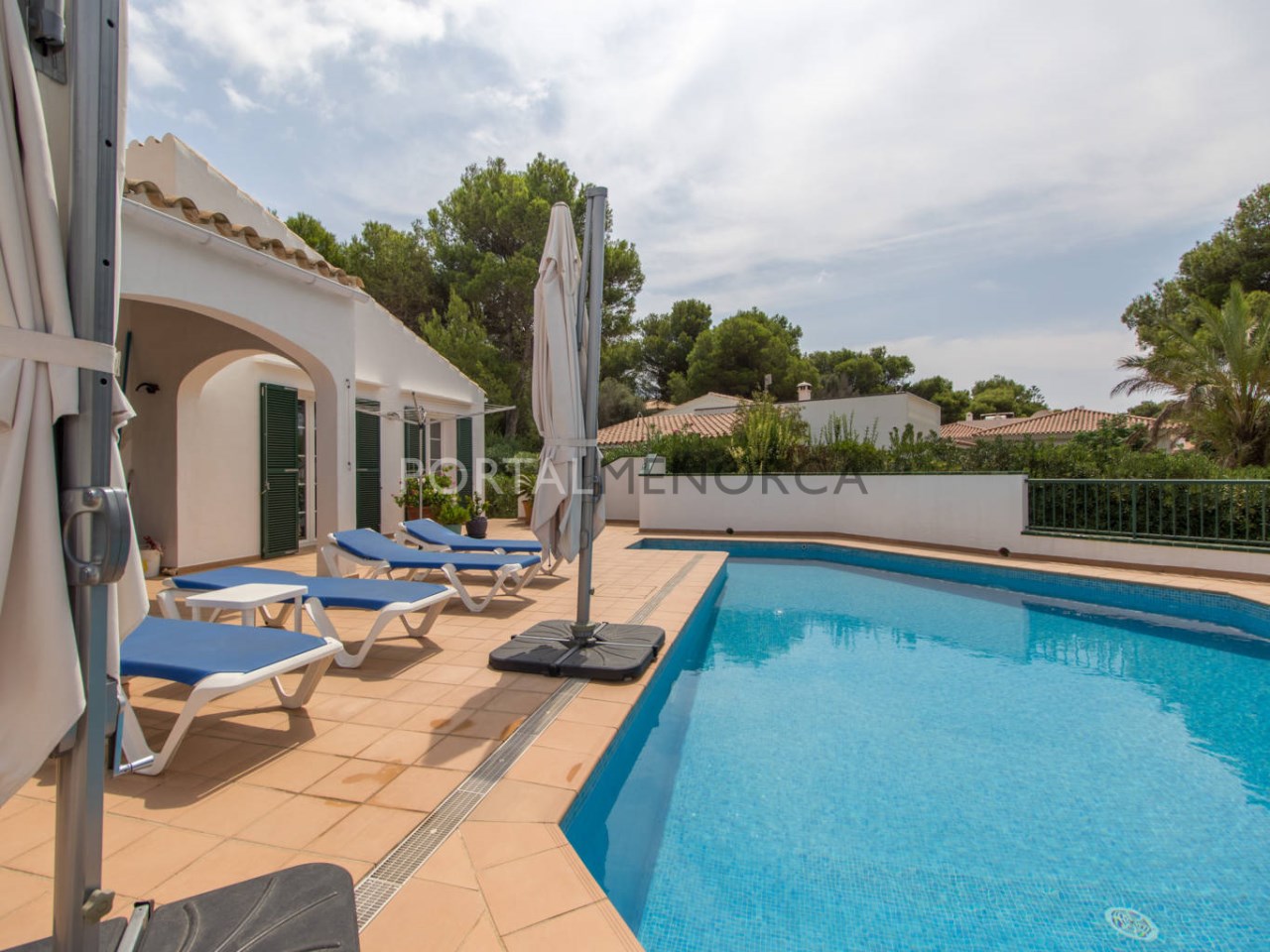 Villa with pool for sale in Binibeca