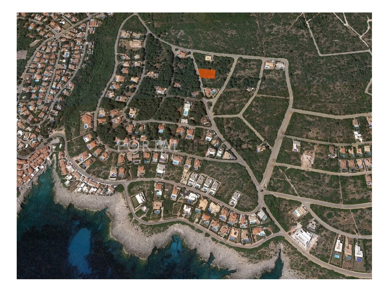 Parcela edificable con alcantarillado en Menorca