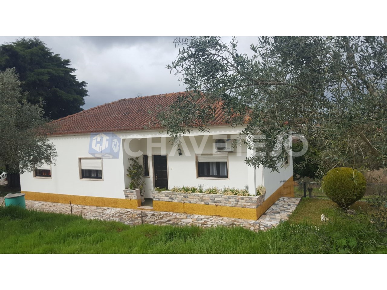 Dos Casas Con Terreno En Venta En Conjunto