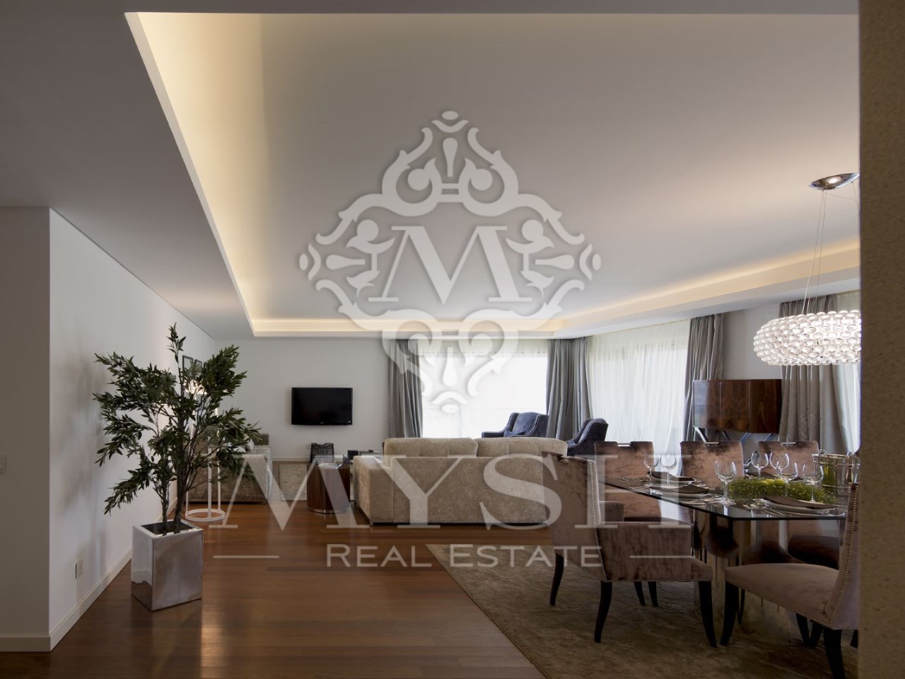 Luxury 4 Bedroom Apartment In A Prestigious And Private