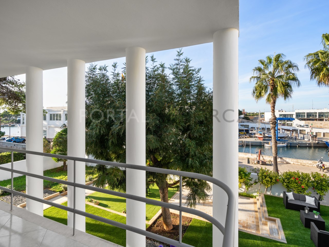 Villa for sale in the port of Ciutadella