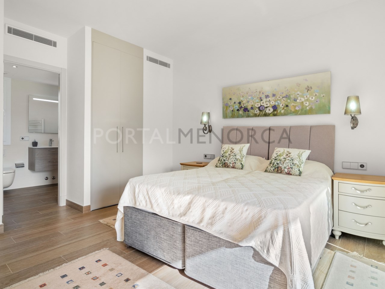Double bedroom with terrace in luxury house in Mercadal