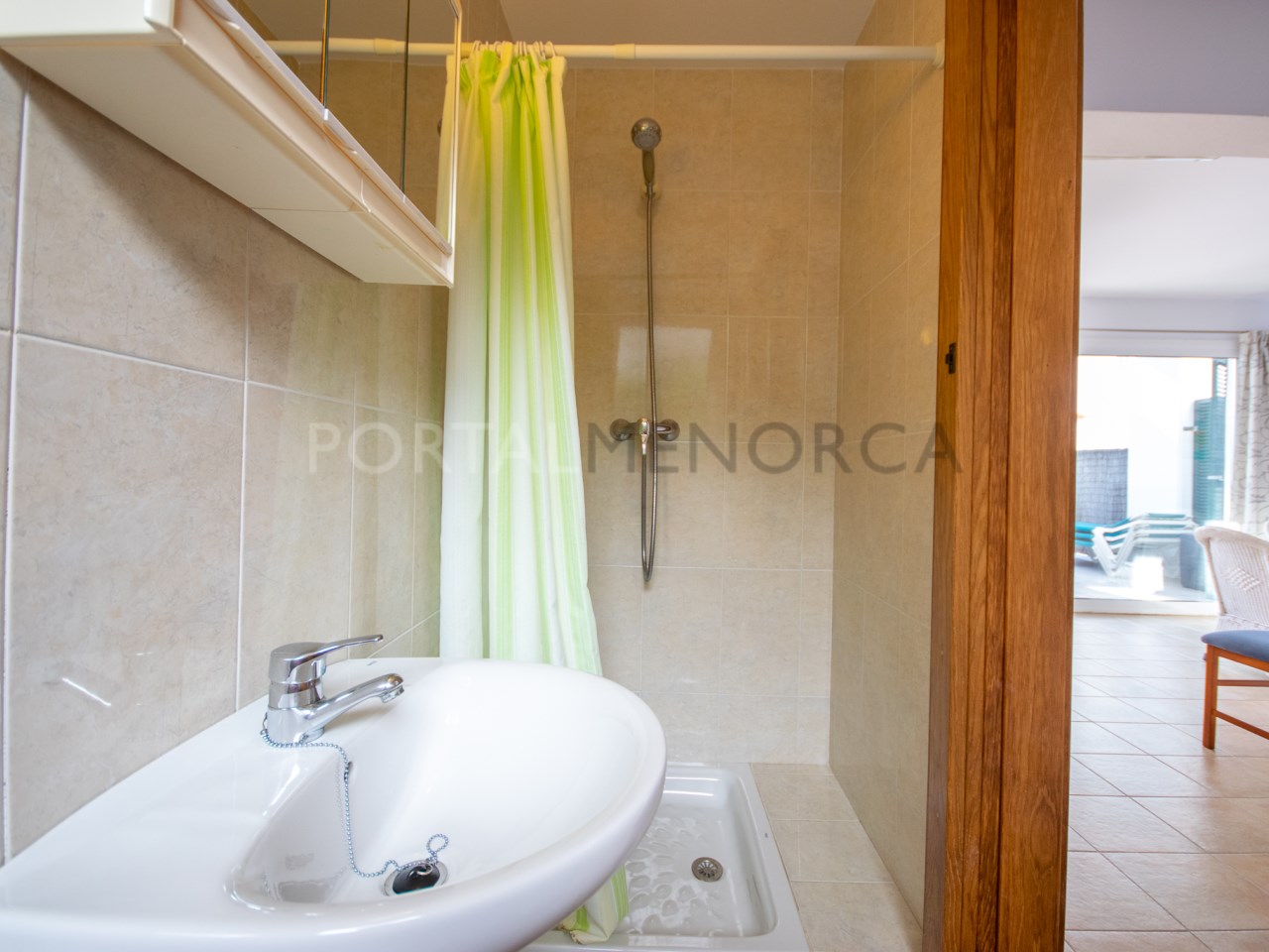 Baño planta baja de apartamento con licencia turística en Punta Grossa