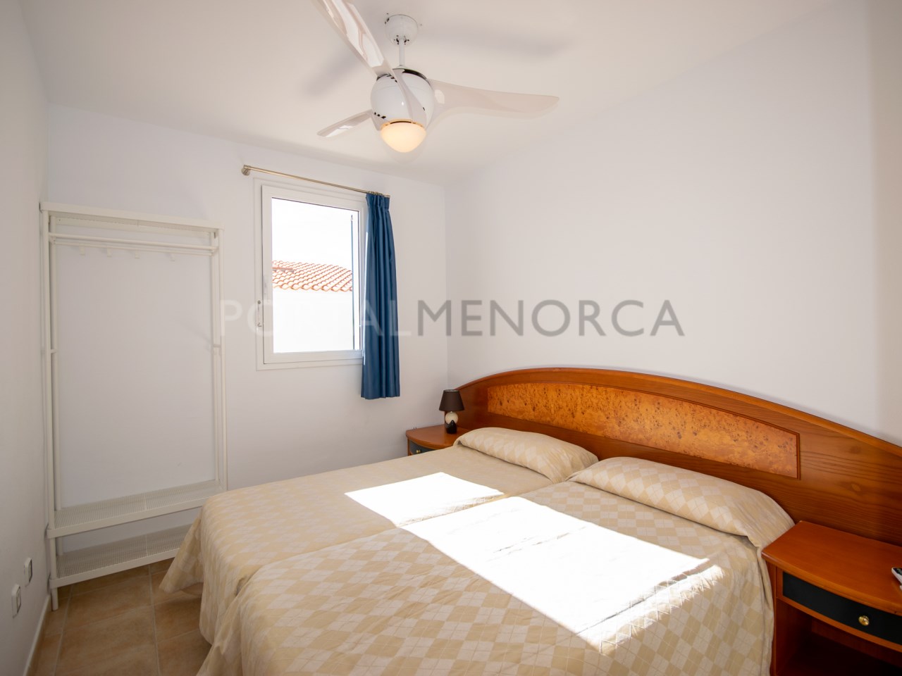 Dormitorio doble de apartamento con licencia turística en Punta Grossa