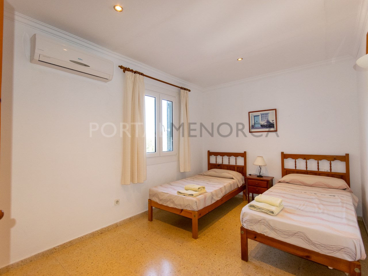 2 bed room in villa with pool, sea views and tourist license in Addaia