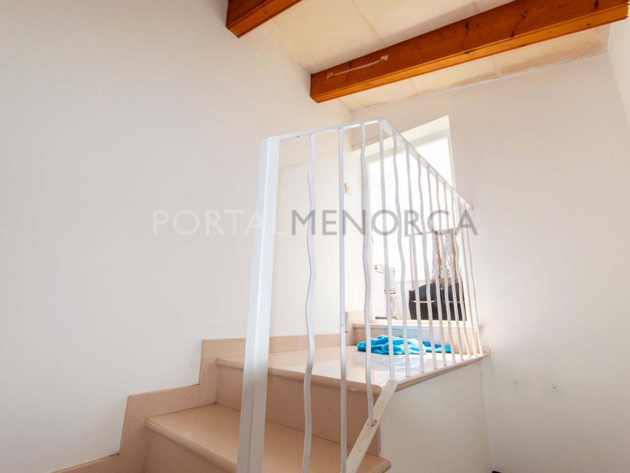 Access to duplex terrace with large terrace in Mercadal