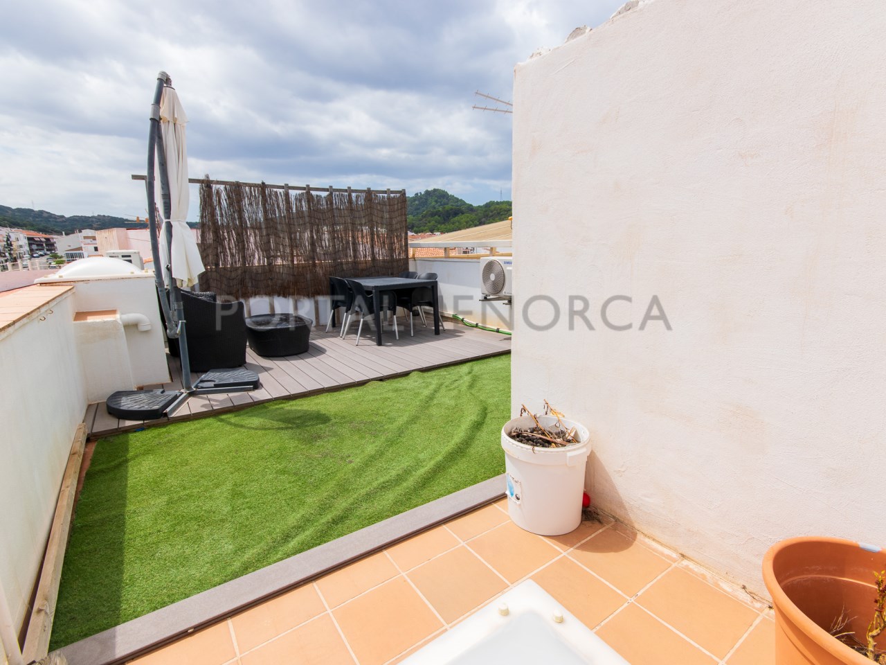 Large duplex terrace with large terrace in Mercadal