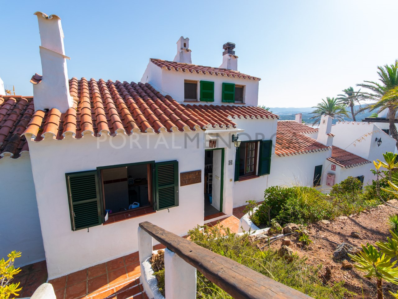 Bonita casa jardín con 2 terrazas y vistas al mar en Playas de Fornells