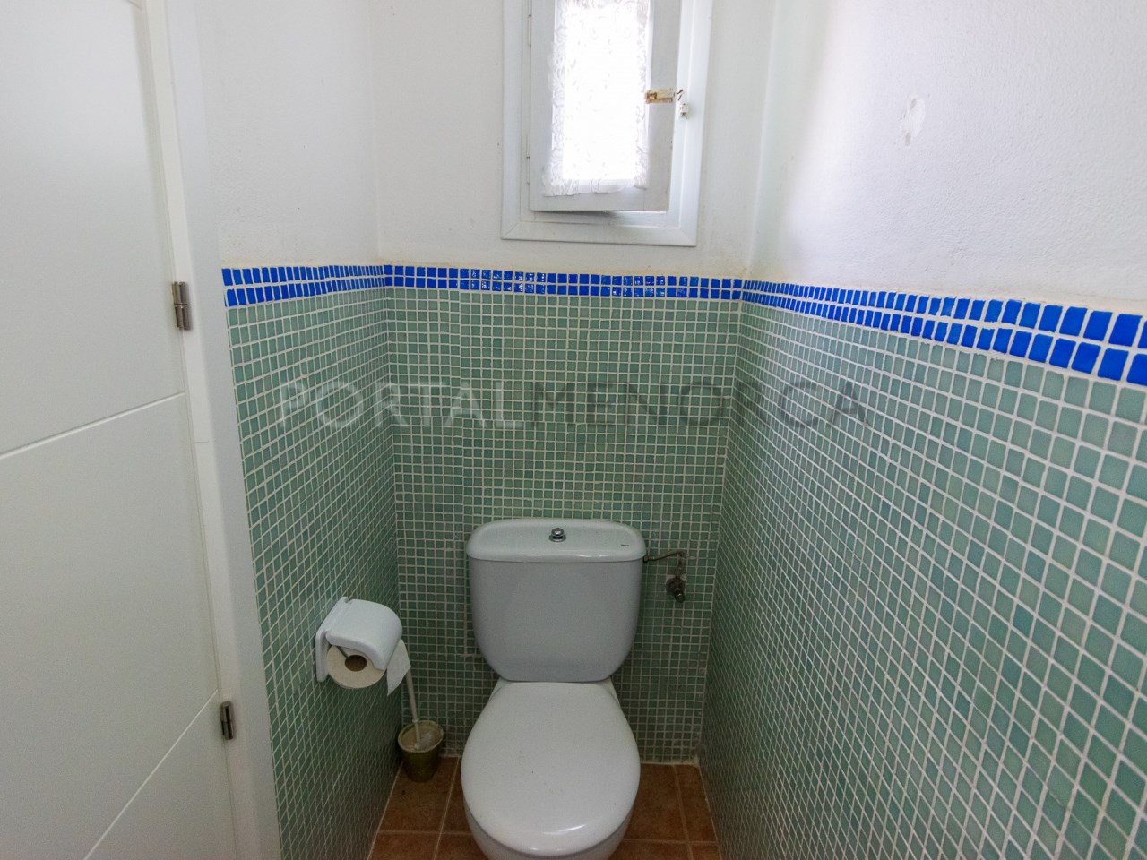 Two bedroom townhouse toilet for sale in Cales Coves