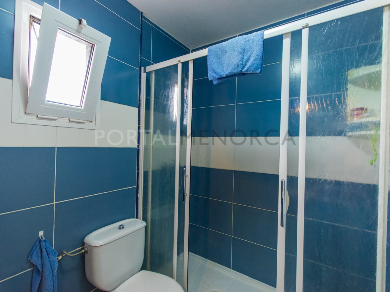 Baño de casa adosada de dos dormitorios en venta en Cales Coves