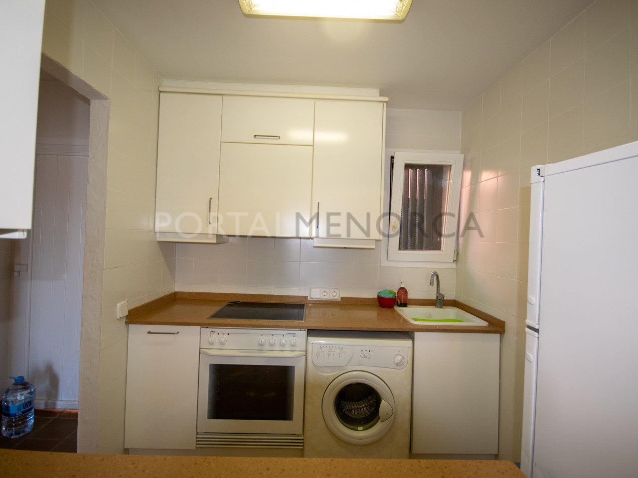 Cocina de piso de 2 dormitorios con terraza en venta en Es Mercadal