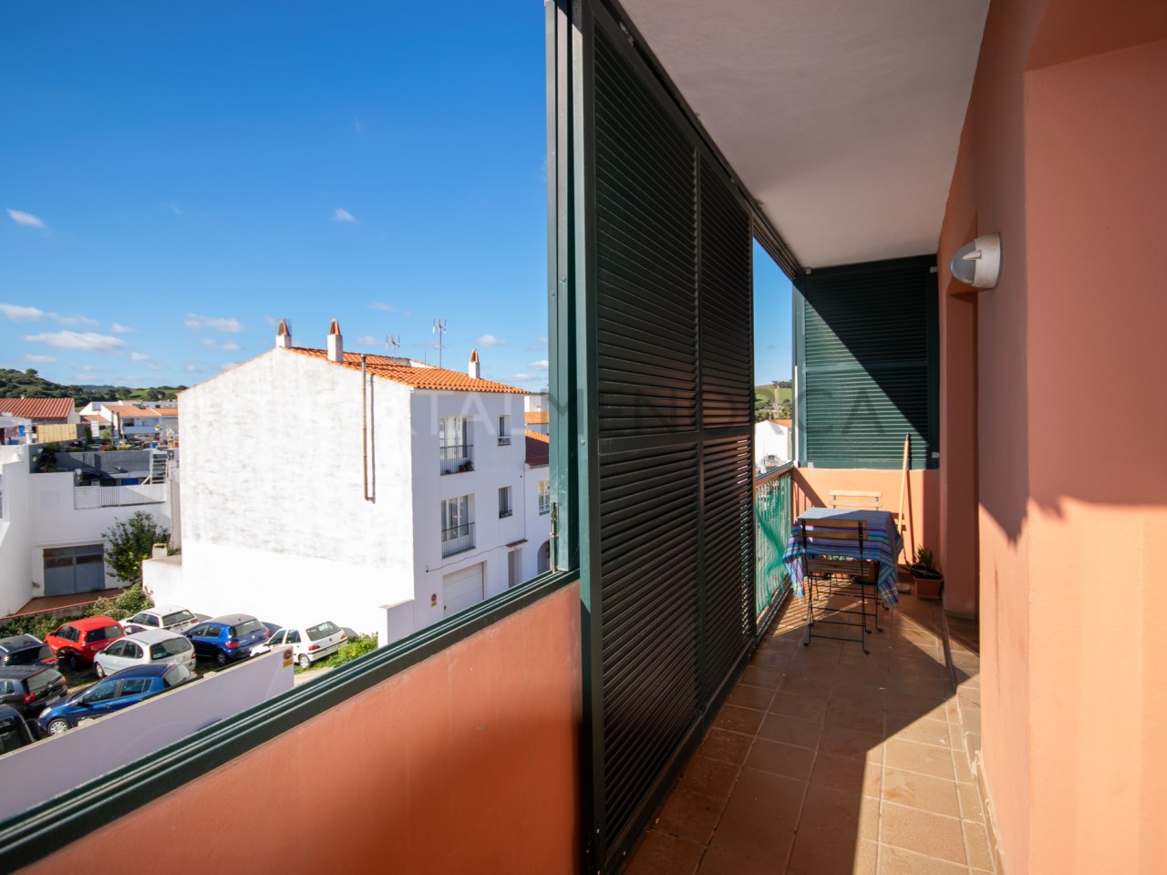 Terraza de piso de 2 dormitorios con terraza en venta en Es Mercadal