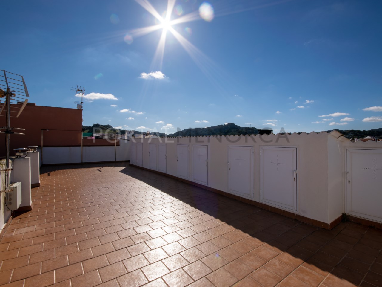 Terraza comunitaria de piso de 2 dormitorios con terraza en venta en Es Mercadal