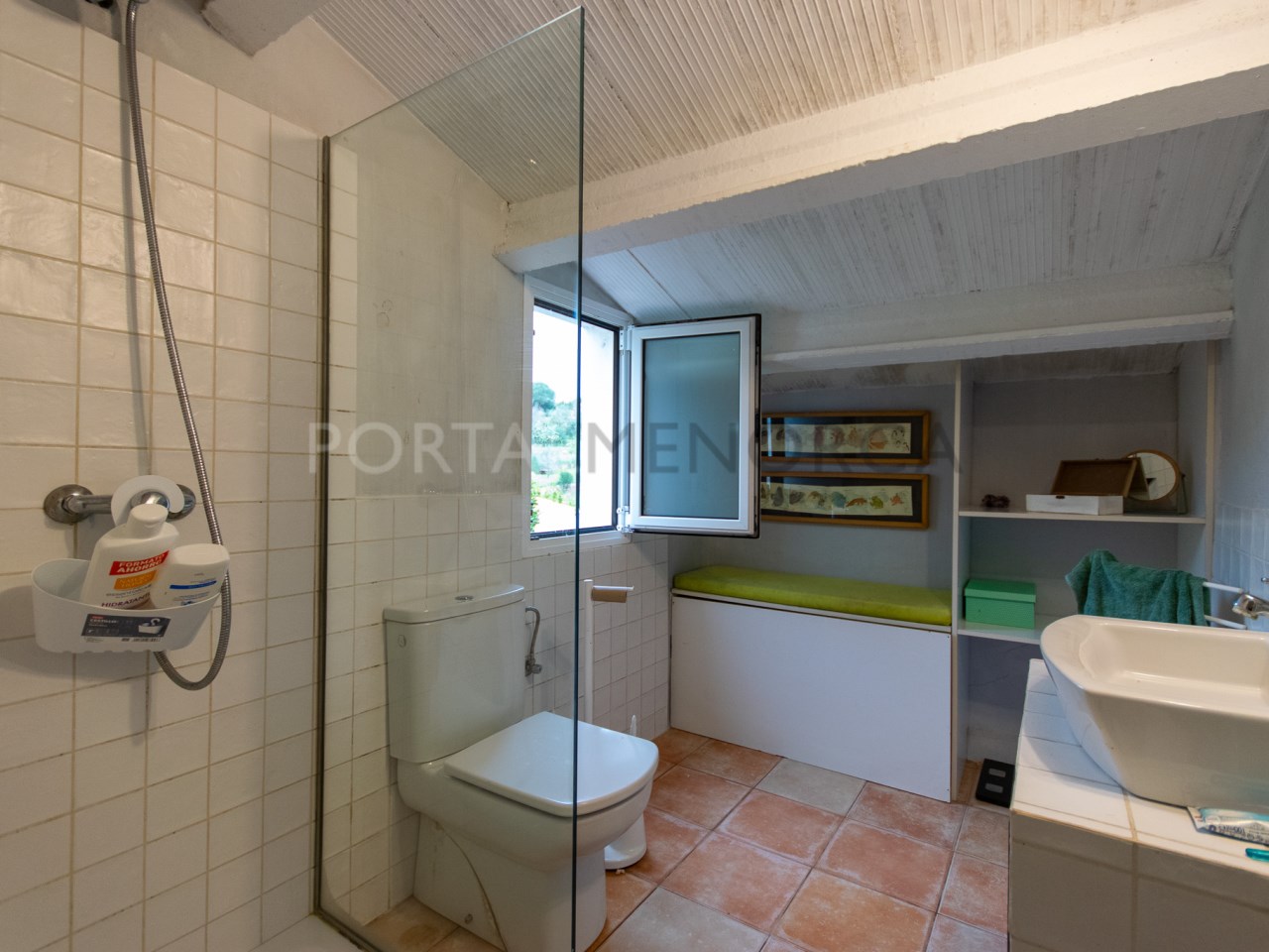 Charming house bathroom with grounds and views of the village of Ferreries