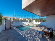 Exterior Private Swimming Pool%1/12