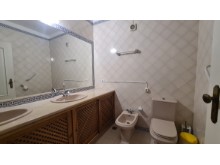 Bathroom%11/12