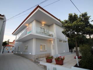 House › Cascais | 4 Bedrooms + 1 Interior Bedroom | 4WC