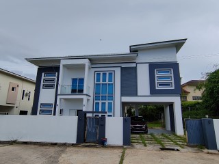 独立式住宅 › Sengkurong | 5 多个卧室