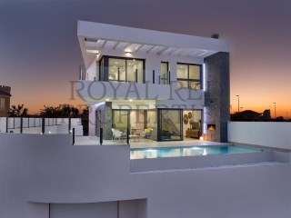 This is a stunning modern villa in Ciudad Quesada.