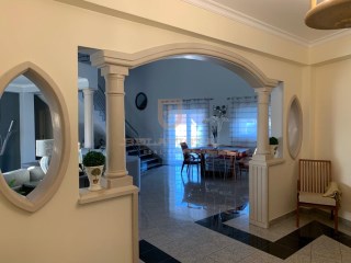 hall - Linda moradia T4+1 com piscina e vista do Castelo Ourem%11/33