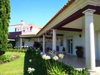 jardin - Belle villa T4 +1 avec piscine et vue sur le château - Ourem%3/33