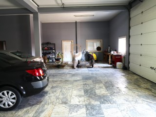 garagem - Linda moradia T4+1 com piscina e vista do Castelo Ourem%32/33